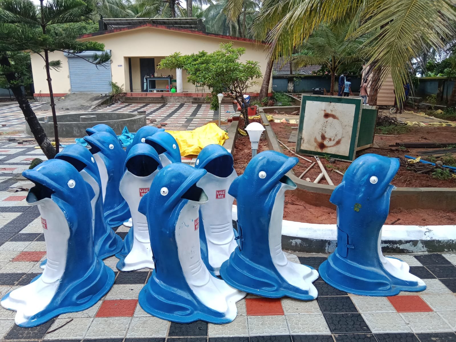 FRP Dolphin Dustbin