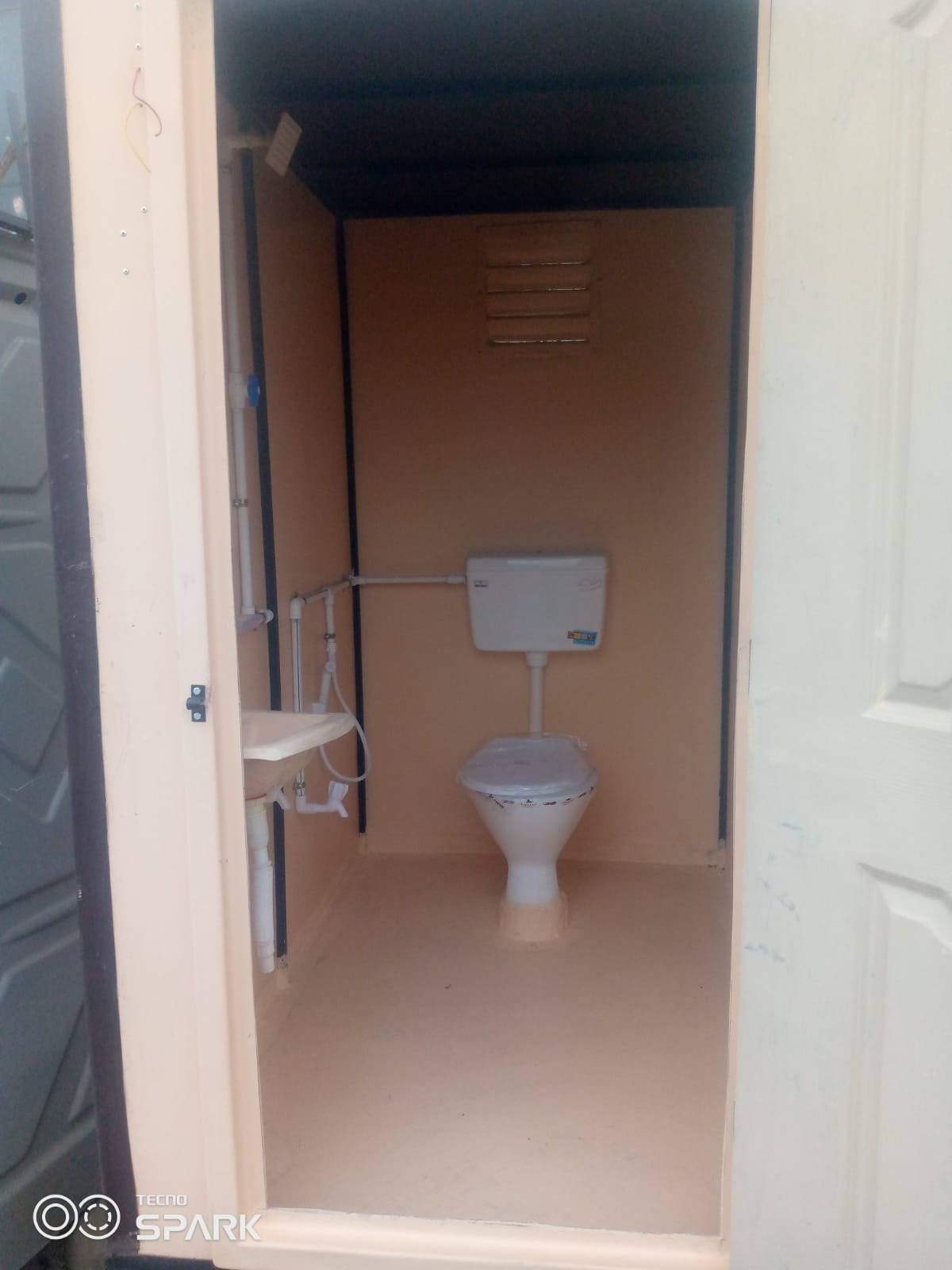FRP Mobile Toilet